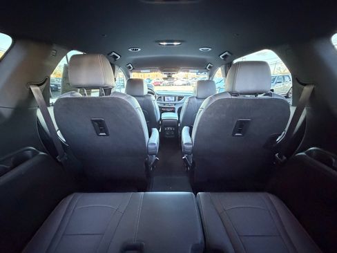 Used 2024 Buick Enclave Premium image 25