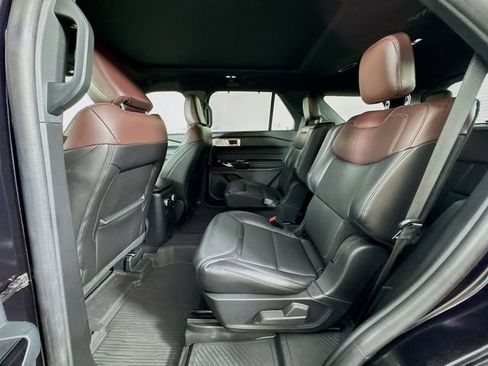 Used 2023 Ford Explorer Platinum w/ Technology Package AWD/4WD image 44