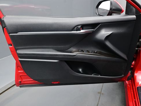 Used 2024 Toyota Camry LE image 9