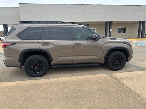 Used 2025 Toyota Sequoia TRD Pro AWD/4WD image 6