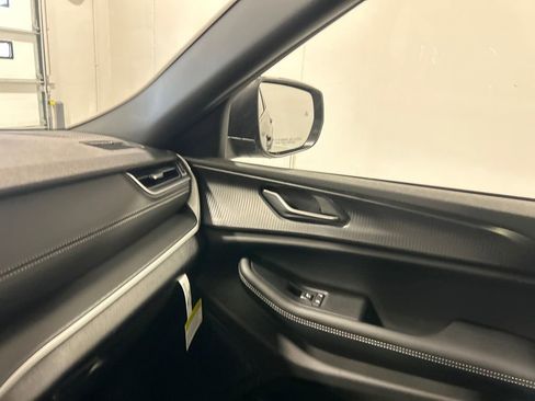 New 2026 Jeep Grand Cherokee L Laredo image 25