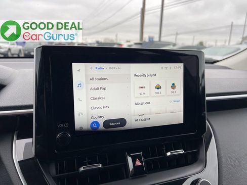 Used 2024 Toyota Corolla Cross XLE w/ Convenience Package image 12