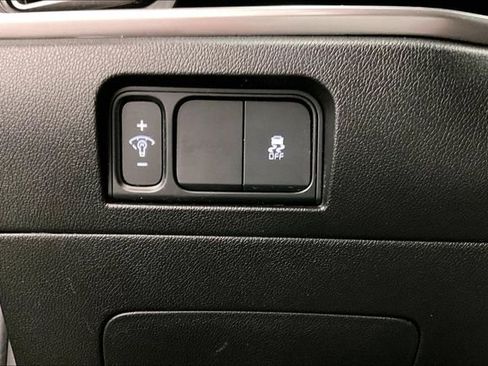 Used 2025 Kia Sorento S image 33