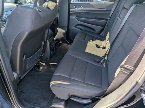 Certified 2022 Jeep Grand Cherokee Laredo E w/ Security & Convenience Group AWD/4WD image 27