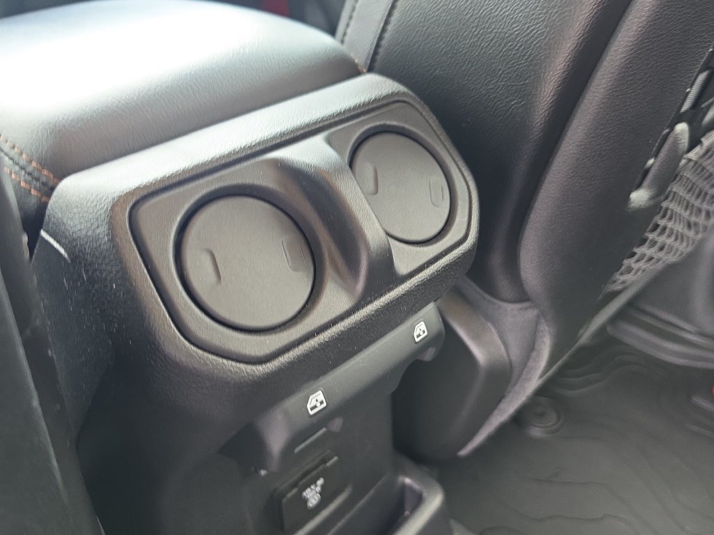 Used 2021 Jeep Wrangler Unlimited Rubicon AWD/4WD image 16
