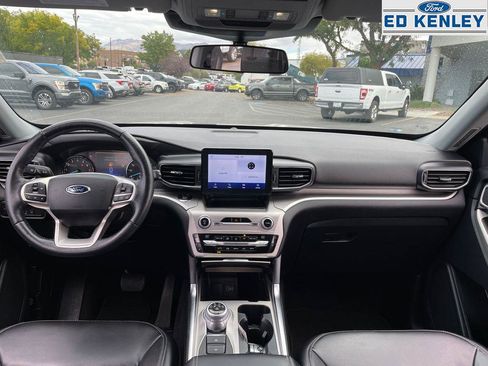 Used 2021 Ford Explorer XLT w/ Equipment Group 202A image 8