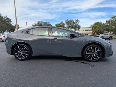 New 2026 Toyota Prius Plug-In Hybrid FWD image 3