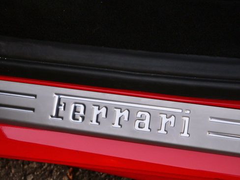 Used 2019 Ferrari 488 Spider image 17