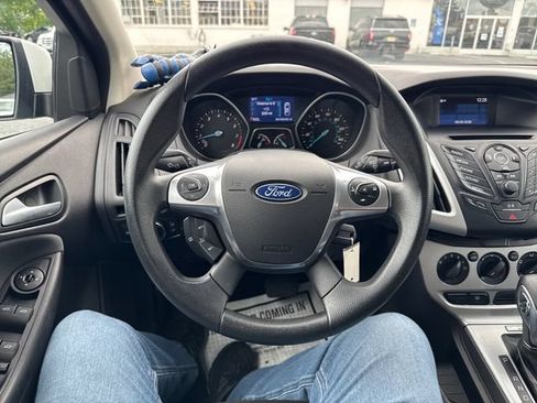 Used 2014 Ford Focus SE FWD image 14