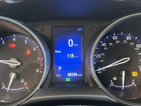 Used 2018 Toyota C-HR XLE image 9