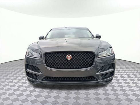Used 2020 Jaguar F-PACE Premium image 8