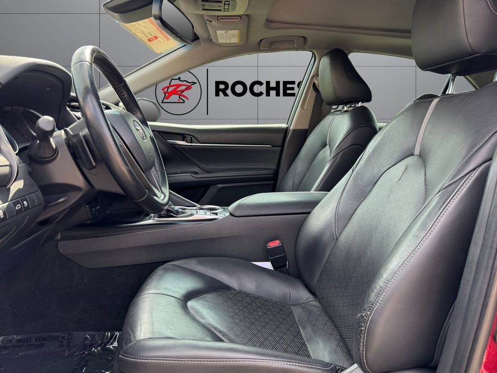 Certified 2018 Toyota Camry XSE FWD image 10