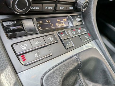 Used 2019 Porsche 718 Cayman RWD image 12