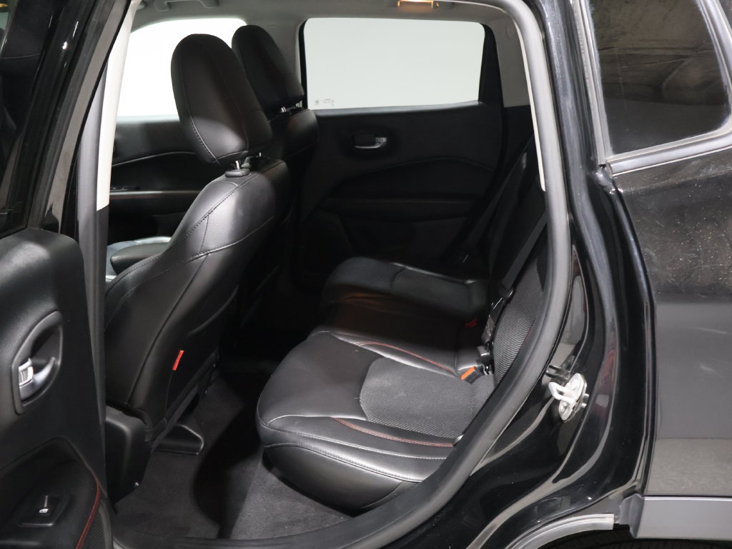 Used 2018 Jeep Compass Trailhawk w/ Cold Weather Group AWD/4WD image 17
