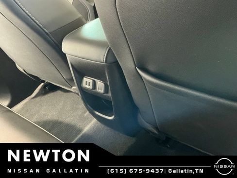 Used 2020 Chevrolet Colorado Z71 w/ Z71 Midnight Edition AWD/4WD image 21