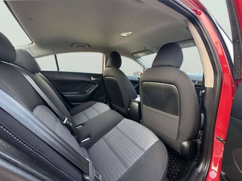 Used 2017 Kia Forte S FWD image 12