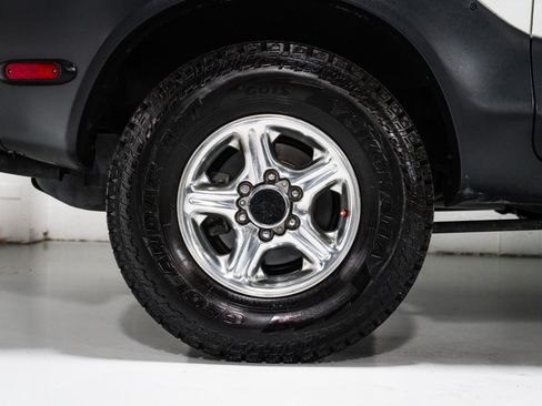Used 1999 Isuzu VehiCROSS AWD/4WD image 11