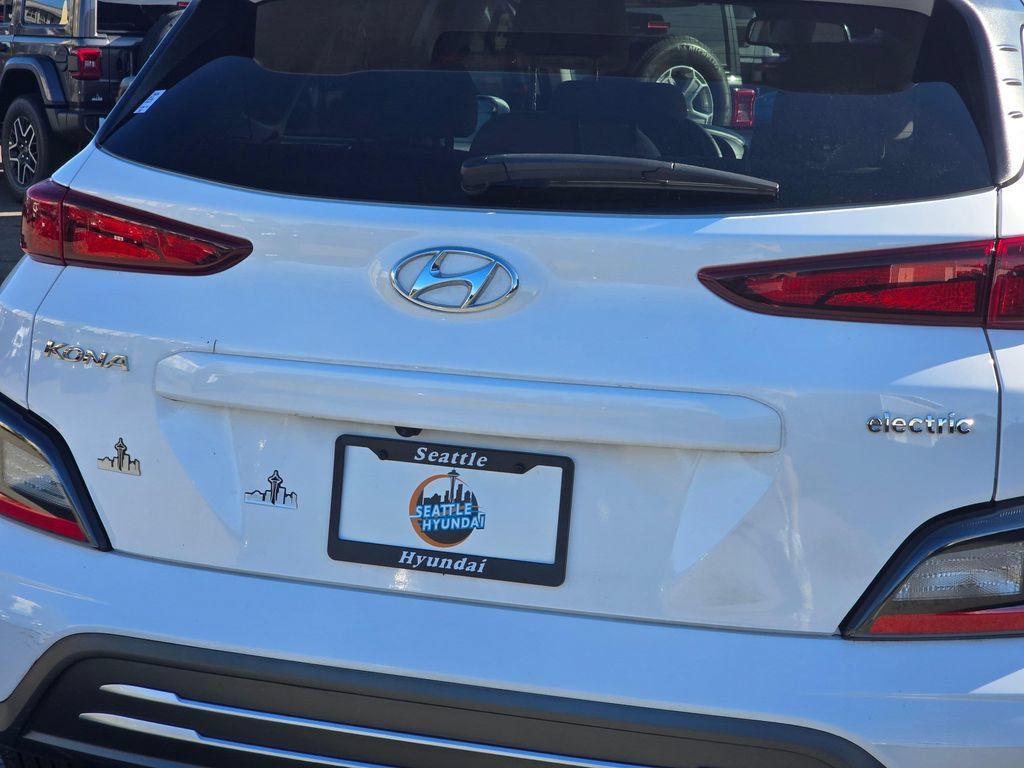 Used 2023 Hyundai Kona SE FWD image 12