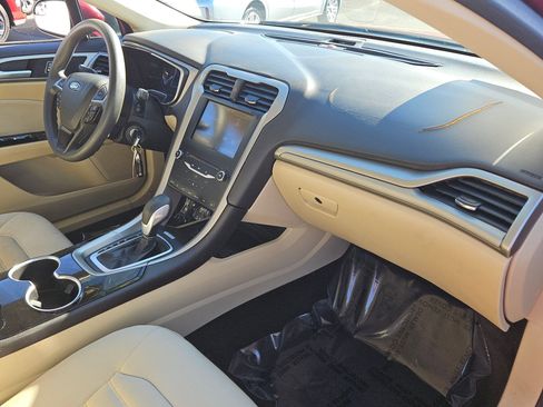 Used 2015 Ford Fusion SE image 20