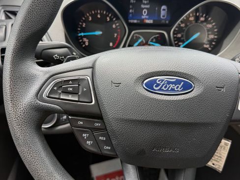Used 2017 Ford Escape SE w/ Equipment Group 201A AWD/4WD image 15