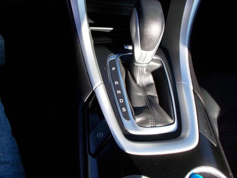 Used 2016 Ford Fusion SE w/ Equipment Group 201A image 24