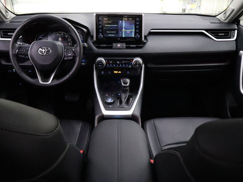 Used 2020 Toyota RAV4 Limited image 29