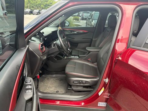 Used 2025 Chevrolet TrailBlazer RS w/ Convenience Package AWD/4WD image 6