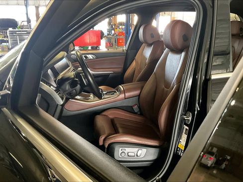 Used 2022 BMW X5 xDrive40i w/ Premium Package image 8