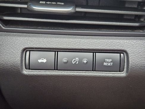 Used 2024 Nissan Altima 2.5 SV FWD image 23