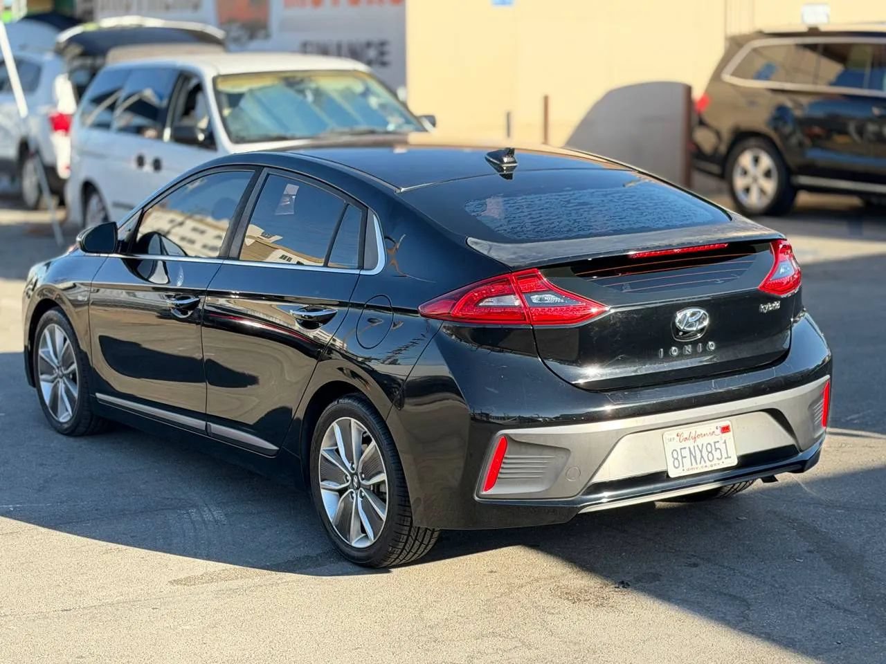 Used 2018 Hyundai Ioniq Limited FWD image 11