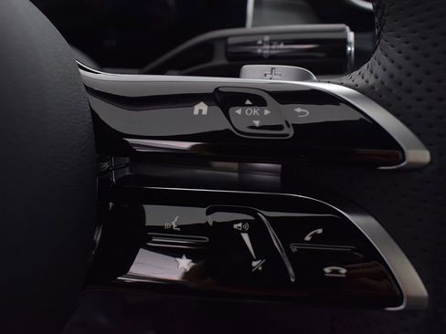 Certified 2026 Mercedes-Benz C 300 4MATIC Sedan image 17