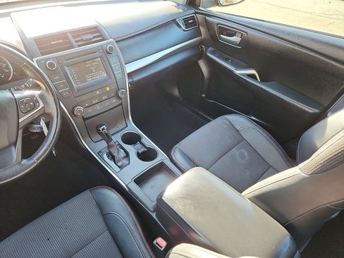 Used 2016 Toyota Camry SE image 13