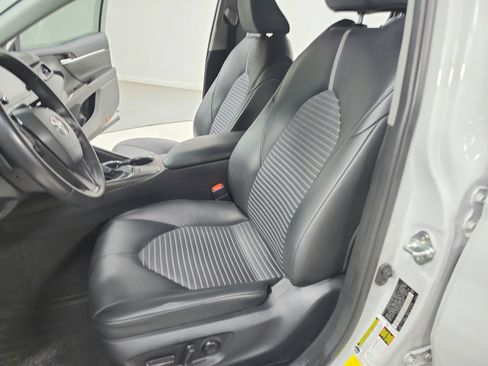 Used 2023 Toyota Camry SE FWD image 19
