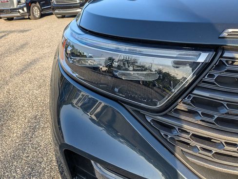 Used 2022 Ford Explorer XLT w/ Equipment Group 202A RWD image 10
