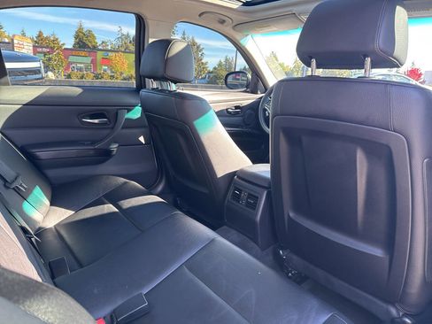Used 2011 BMW 335i Sedan w/ Premium Pkg image 23