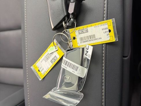 Used 2025 Lexus RX 350 Premium image 33