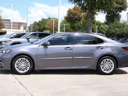 Used 2016 Lexus ES 350 w/ Premium Package w/Wood Trim FWD image 3