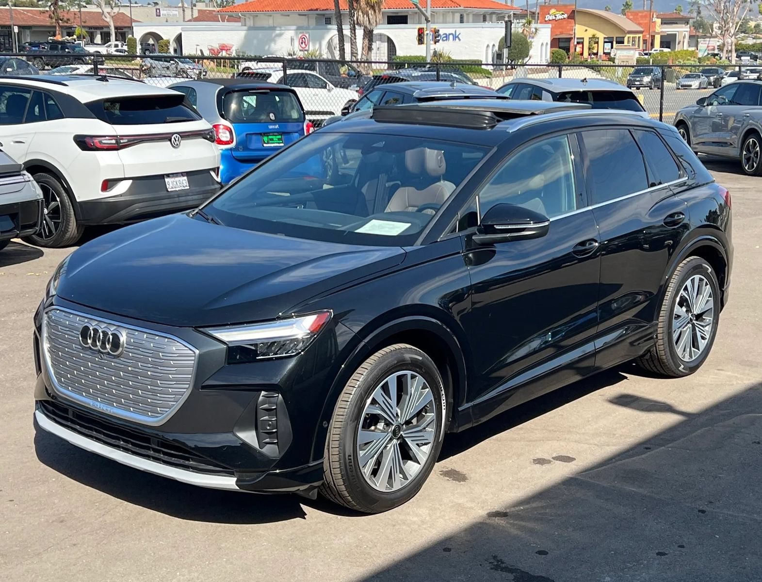 Used 2023 Audi Q4 e-tron Premium Plus w/ Premium Plus RWD image 1