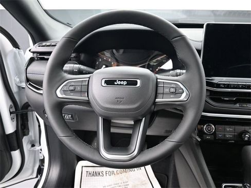 New 2026 Jeep Compass Latitude image 19