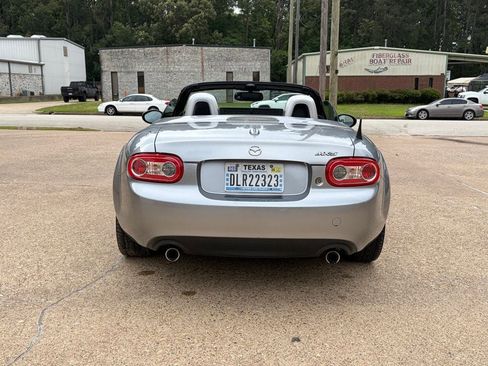 Used 2011 MAZDA MX-5 Miata Grand Touring w/ Premium Pkg RWD image 25