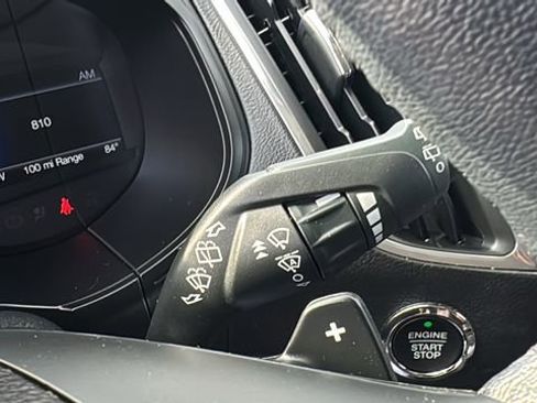 Certified 2022 Ford Edge Titanium w/ Class II Trailer Tow Package image 21