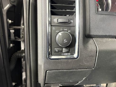 Used 2017 RAM 1500 Laramie w/ Convenience Group AWD/4WD image 13