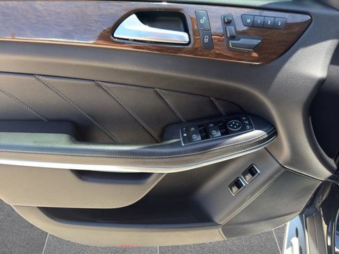 Used 2014 Mercedes-Benz GL 450 4MATIC w/ Lighting Package image 23