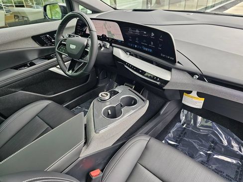 New 2026 Cadillac Optiq Luxury 2 AWD/4WD image 10