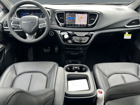 New 2026 Chrysler Pacifica Select image 10