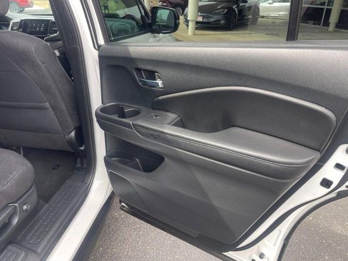 Used 2022 Honda Pilot Sport image 16