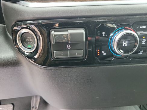 New 2026 GMC Sierra 1500 Elevation image 29