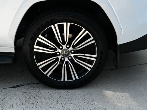 Used 2025 Lexus LX 600 4WD w/ Accessory Package (2T) image 10