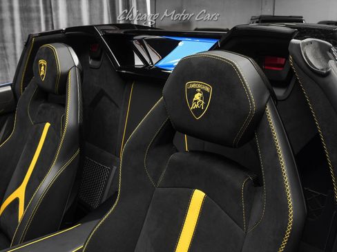 Used 2021 Lamborghini Aventador SVJ AWD/4WD image 18