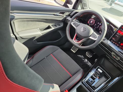 New 2026 Volkswagen GTI SE image 3